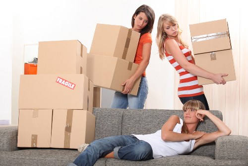 Local moving van service supporting a flat move in Waterloo